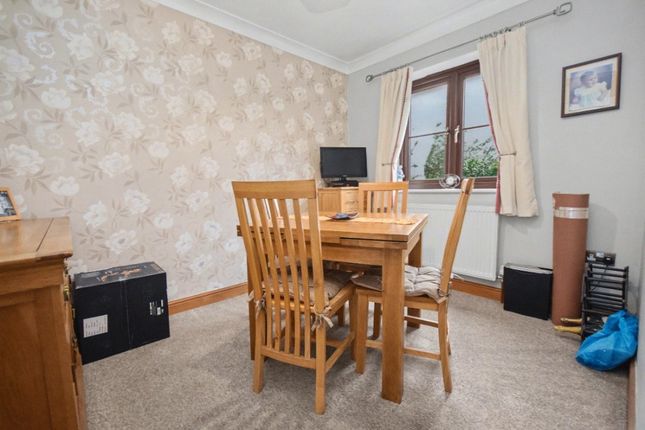 12, Ridings Way, Wakefield photo 4