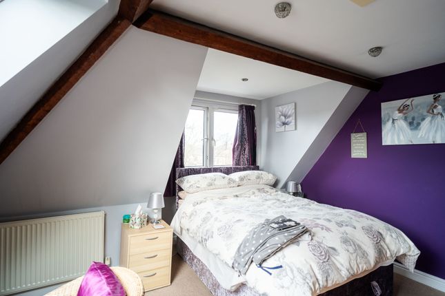 Flat for sale in Station Road, Mirfield