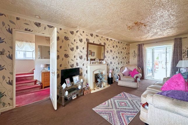 103, Treeswoodhead Road, Kilmarnock photo 2