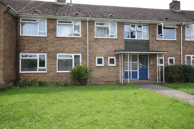 Flat to rent in Appleford Drive, Abingdon, Oxfordshire