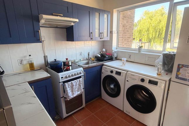 16, Green Walk, Leicester photo 5