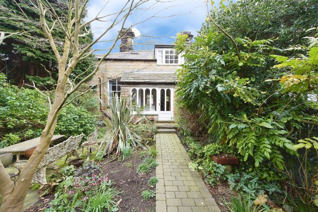 Thumbnail Cottage for sale in Woodlands View, Scarcroft, Leeds