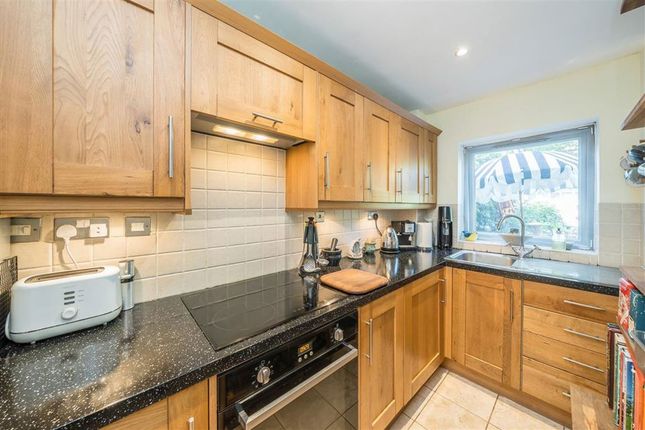 Garden Flat, 226, Kingston Road, Teddington photo 2