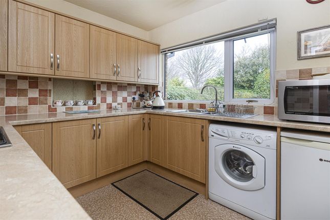 19, Moorlands Crescent, Huddersfield photo 2