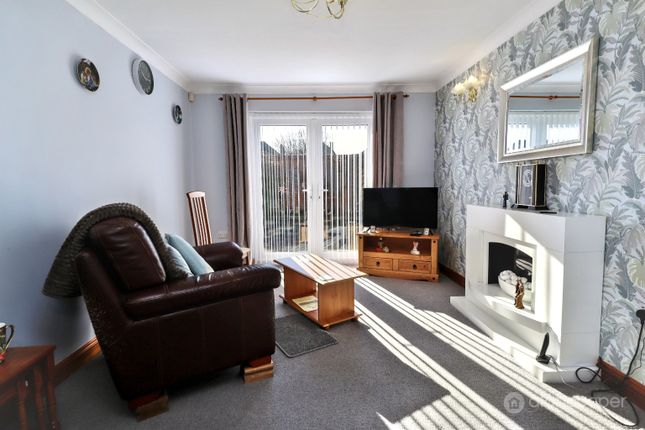 16, Arbury Garth, Nuneaton photo 4