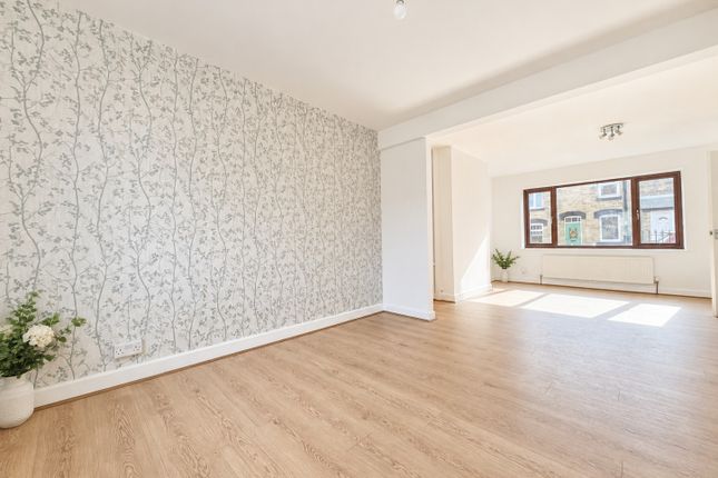 16 Oxford Street, Barnsley photo 4