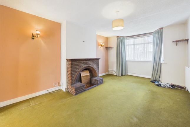 48, Pine Gardens, Ruislip photo 3