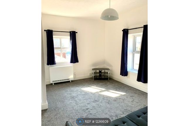 Flat, Rustlings Court Albert Street, Barrow-In-Furness photo 5
