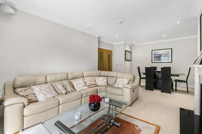 Flat 15, Eastwood, Wall Hall Drive, Aldenham photo 2