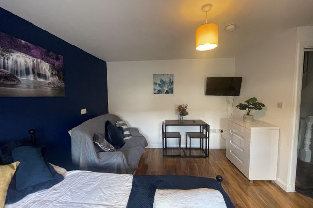 Double Bedroom To Rent