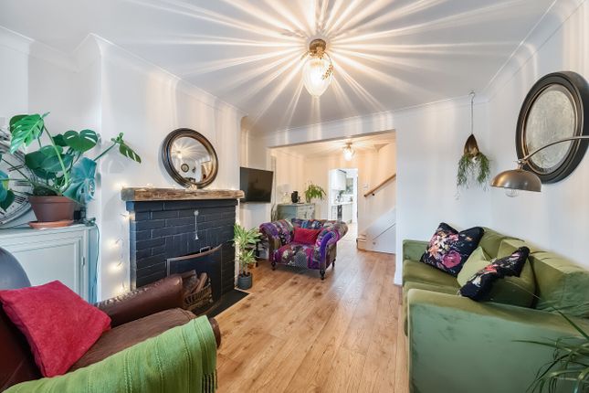 155, London Road, Surrey photo 2