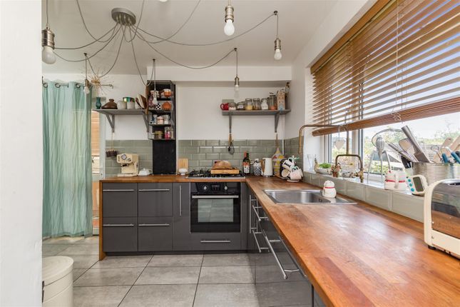 1, Dale Crescent, Brighton photo 3
