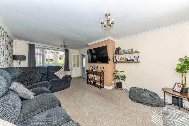 15, Bempton Grove, Grimsby photo 3