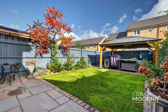 53 Waterfield Close, Peterborough photo 4