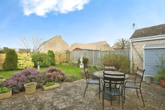 Bungalow for sale in Averill Close, Broadway, Worcestershire