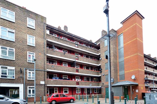 Flat to rent in Homerton Road, Homerton, London