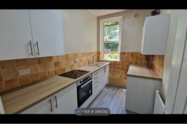Flat, Eelholme View Street, Keighley photo 2