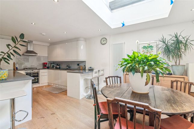 House 9, 22-24,, Bromells Road, London photo 4