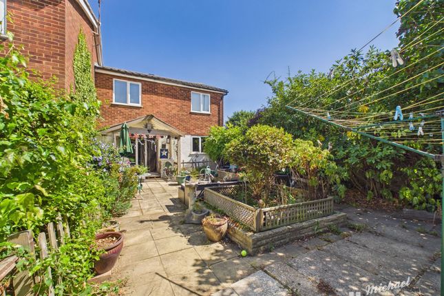20 Monmouth Close, Aylesbury photo 3