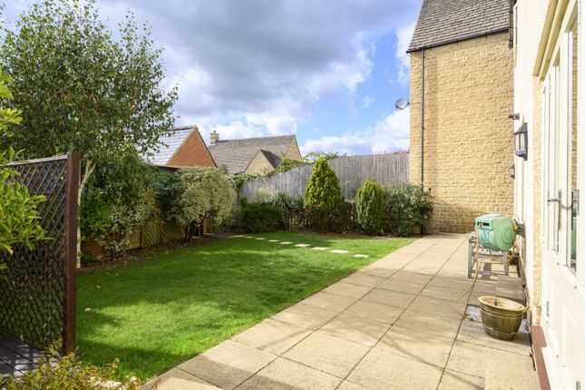 SHILHAM WAY, CIRENCESTER photo 2