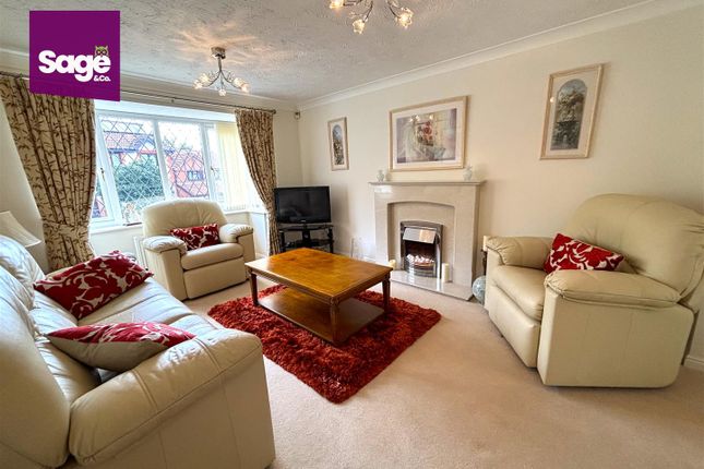 8, Laburnum Drive, Cwmbran photo 2
