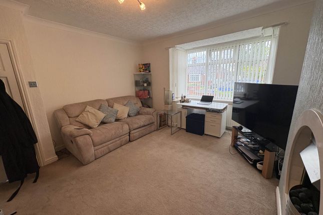 17, Ribble Avenue, Oldham photo 5
