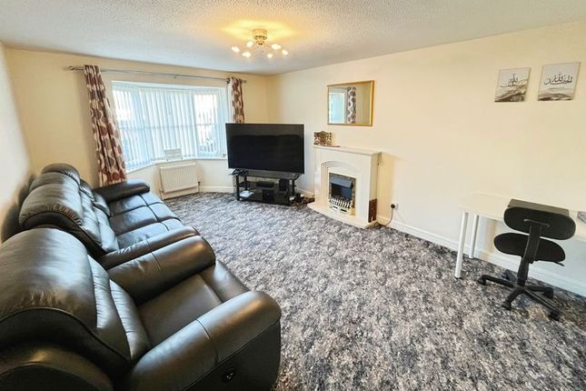 27, Birchgrove Close, Bolton photo 2