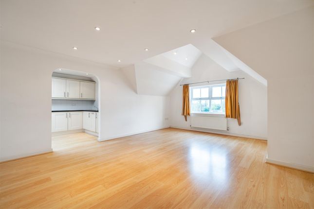 Flat for sale in St. Francis Close, Crowthorne, Berkshire