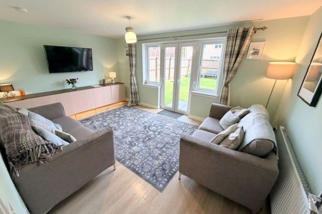 5 Ronald Paton Crescent, Glenrothes photo 4
