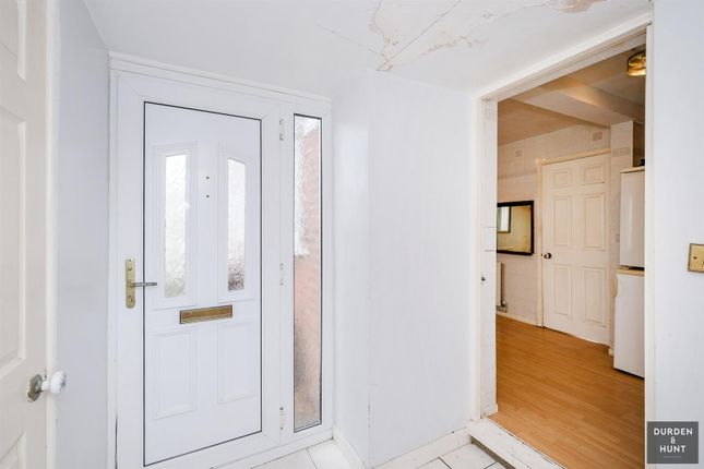 End terrace house for sale in Adelphi Crescent, Hornchurch