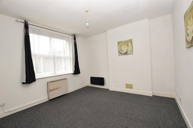 Flat 5, 3, Charles Road West, St Leonards-On-Sea photo 2