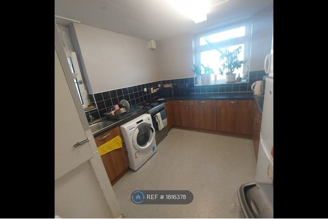 Parkside House, Bell Farm Avenue, Dagenham photo 5