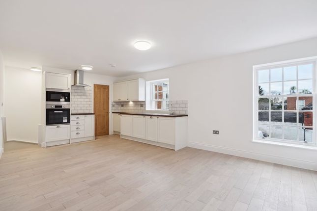 Flat 5, 15-17 West Street, Marlow photo 2