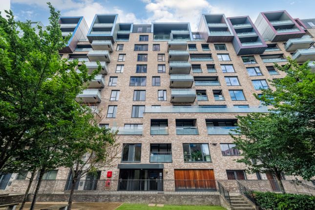 Flat 2, Bayliss Heights, 8, Peartree Way, London photo 3