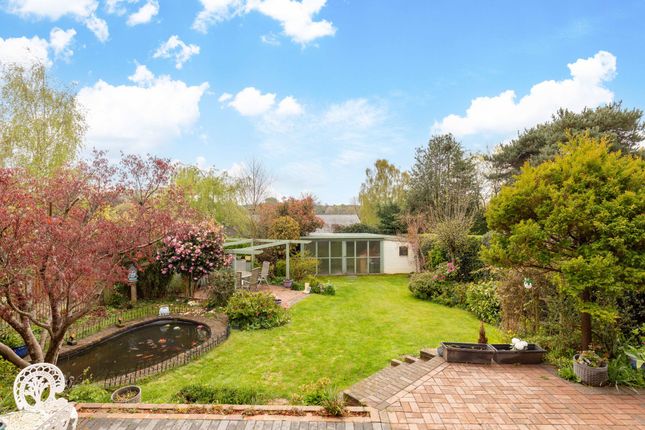 Hill Cottage Copthorne Bank, Crawley photo 3