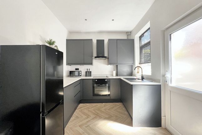 7 Trafford Road, Manchester photo 2