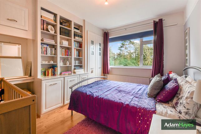 End terrace house for sale in Mayfield Avenue, North Finchley