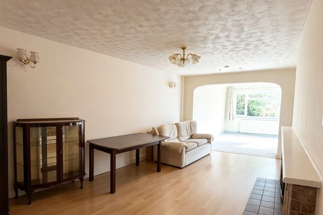 46, Nalders Road, CHESHAM photo 2