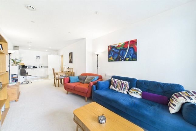 Flat 70,, Corio House, London photo 3