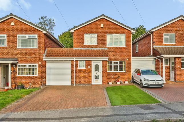 3-bed detached on Fairway Drive, Nottingham, £285,000