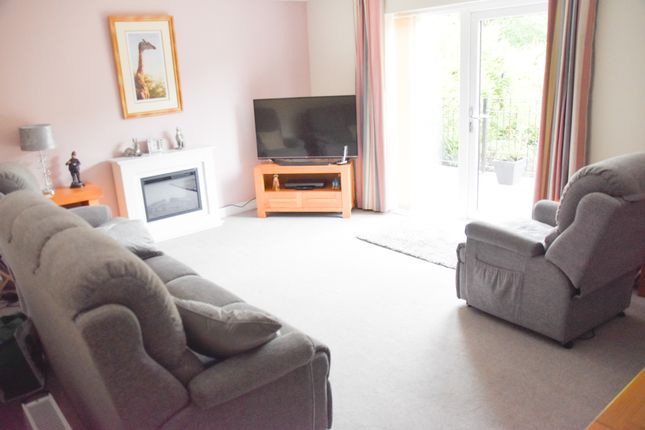 3 Glebedale Court, Glebedale Road, Stoke-on-Trent photo 5