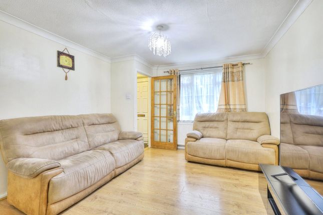 9, Chepstow Close, Northamptonshire photo 3