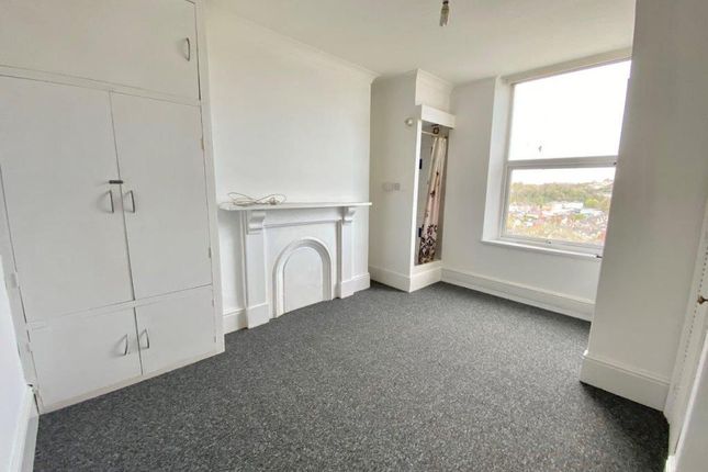 Flat to rent in Thurlow Road, Torquay