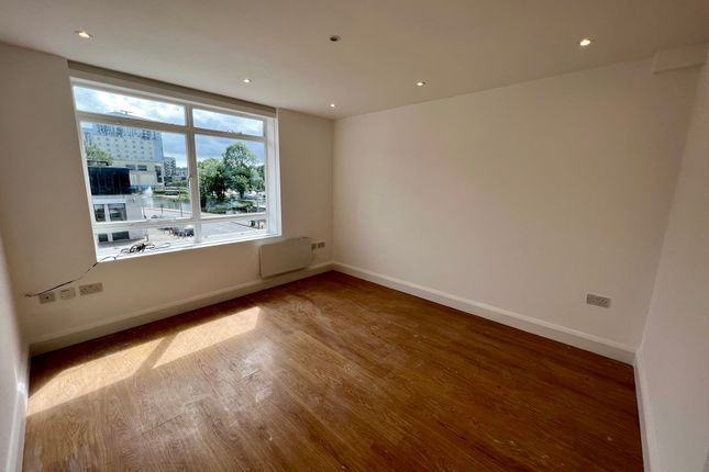 12a, HEMEL HEMPSTEAD photo 5