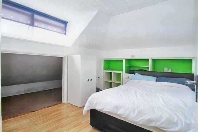 2 waverley gardens, grays photo 5