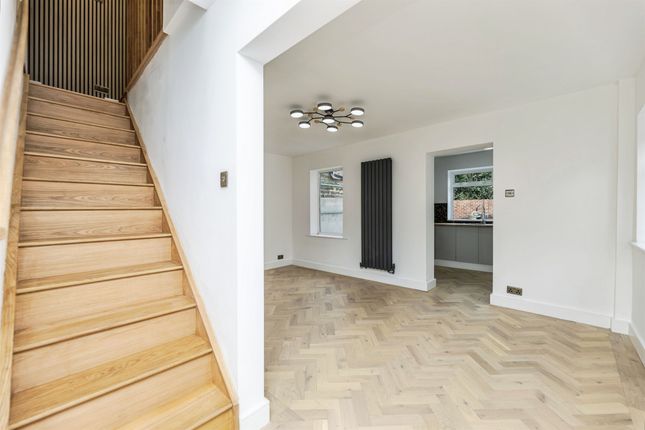 22, Pinfold Road, Leeds photo 4