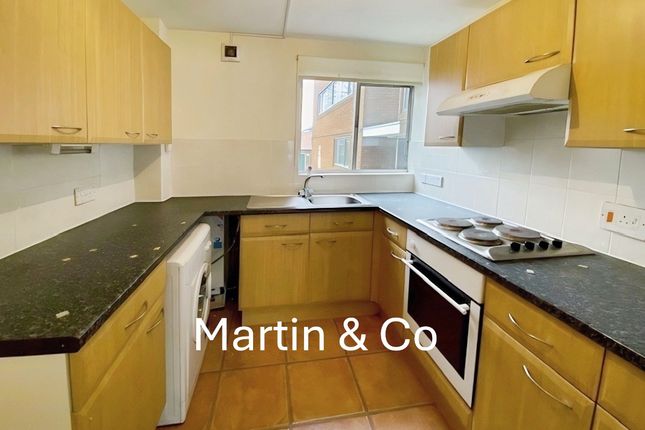 141 Homefield Park, Grove Road, Sutton photo 2