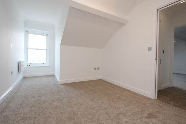Flat to rent in Windsor Court, Barry, Vale Of Glamorgan