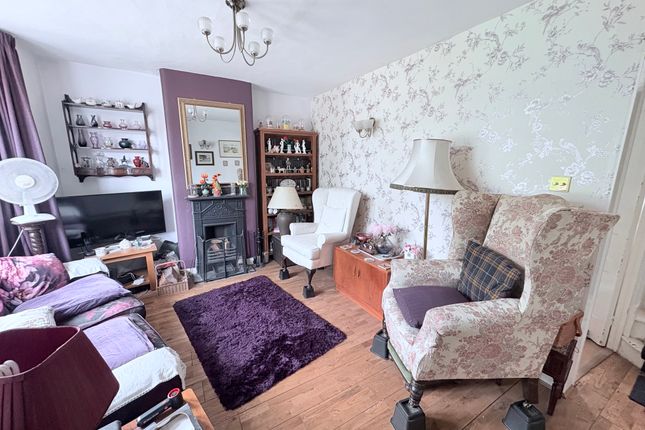 3 Tatsford Villas, Nazeing Road, Waltham Abbey photo 2
