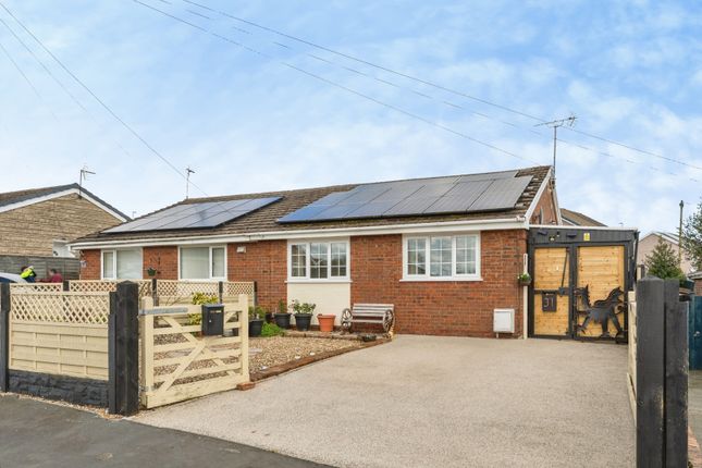 1-bed house on 31, Maxwell Drive, Mold, £190,000